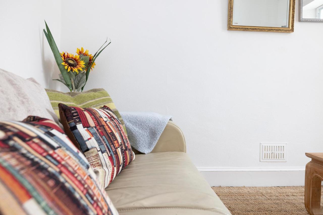 Joivy Cosy Flat In The Heart Of Edinburgh Apartment Exterior photo